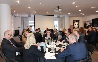 Vauhdikasta Roundtable-keskustelua Ruotsin suurlähetystössä credits: Mikko Keränen
